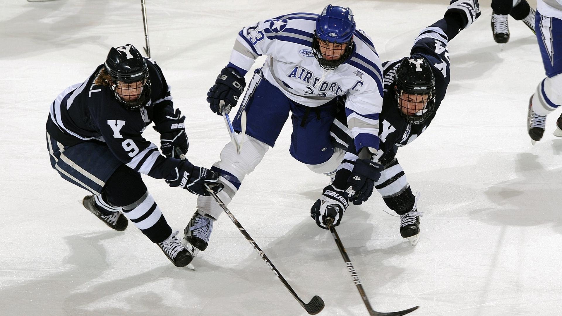 “法甲场场精彩，豪门之间的冠军争夺白热化”，法甲冠军叫什么