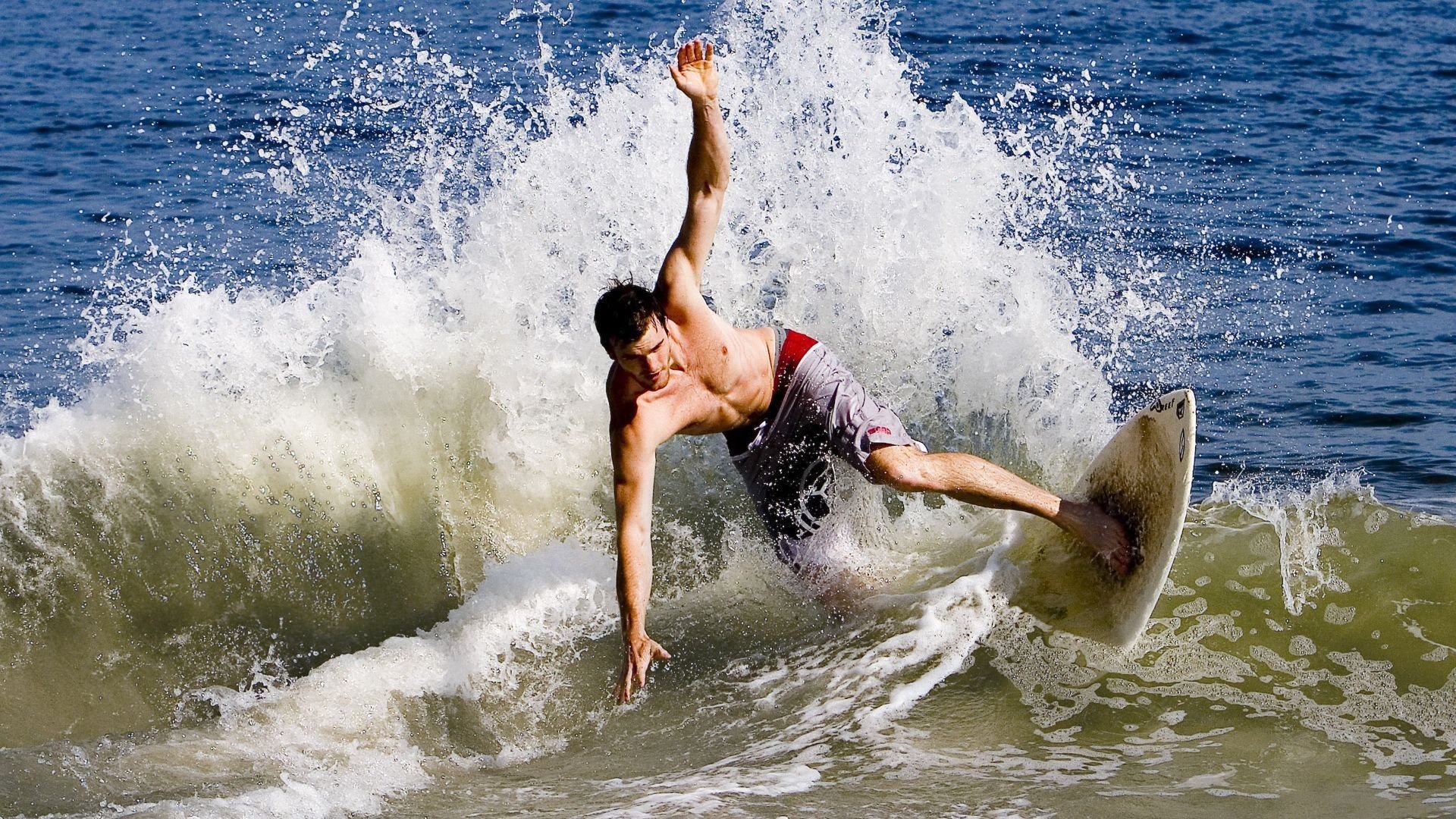 电竞主持的魅力：控场能力与互动技巧，电竞主持人有哪些看法